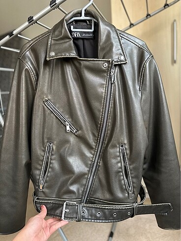 m Beden Zara eskitilmiş görünümlü suni deri biker ceket
