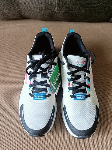 Skechers