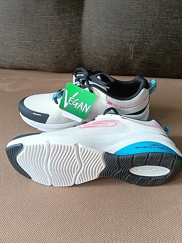 36,5 Beden Skechers