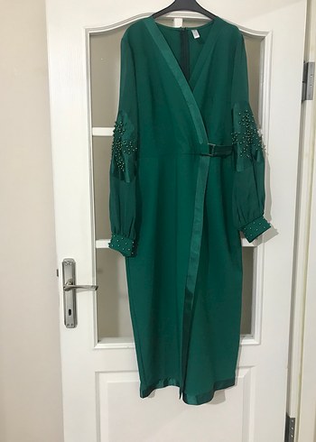 Uzun Yeşil İşlemeli Kadın Elbise - Görsel 2