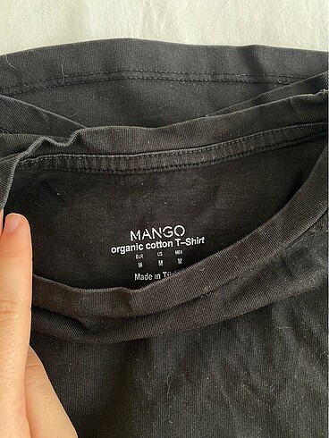 m Beden Mango yazılı siyah tişört