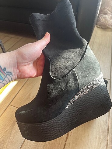 Shoes & More Nubuk Dolgu Topuk Çizme