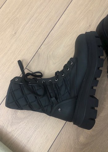 37 Beden Siyah Platform Topuklu Bağcıklı Kadın Bot