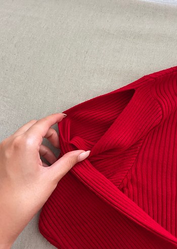 Kırmızı Boğazlı Kadın Triko Kazak - Görsel 4