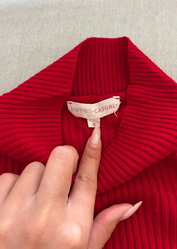 Kırmızı Boğazlı Kadın Triko Kazak - Görsel 5