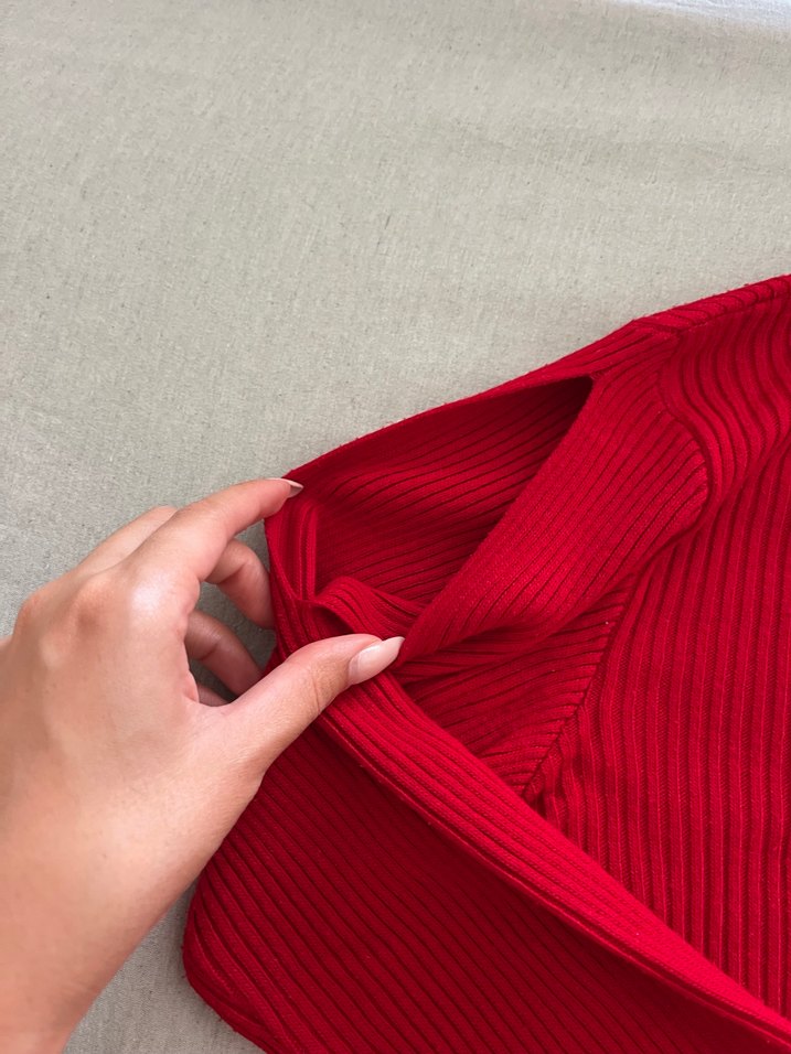 Kırmızı Boğazlı Kadın Triko Kazak - Görsel 4