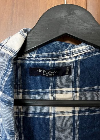 Düğmeli Uzun Kollu Mavi Kot Gömlek - Görsel 4