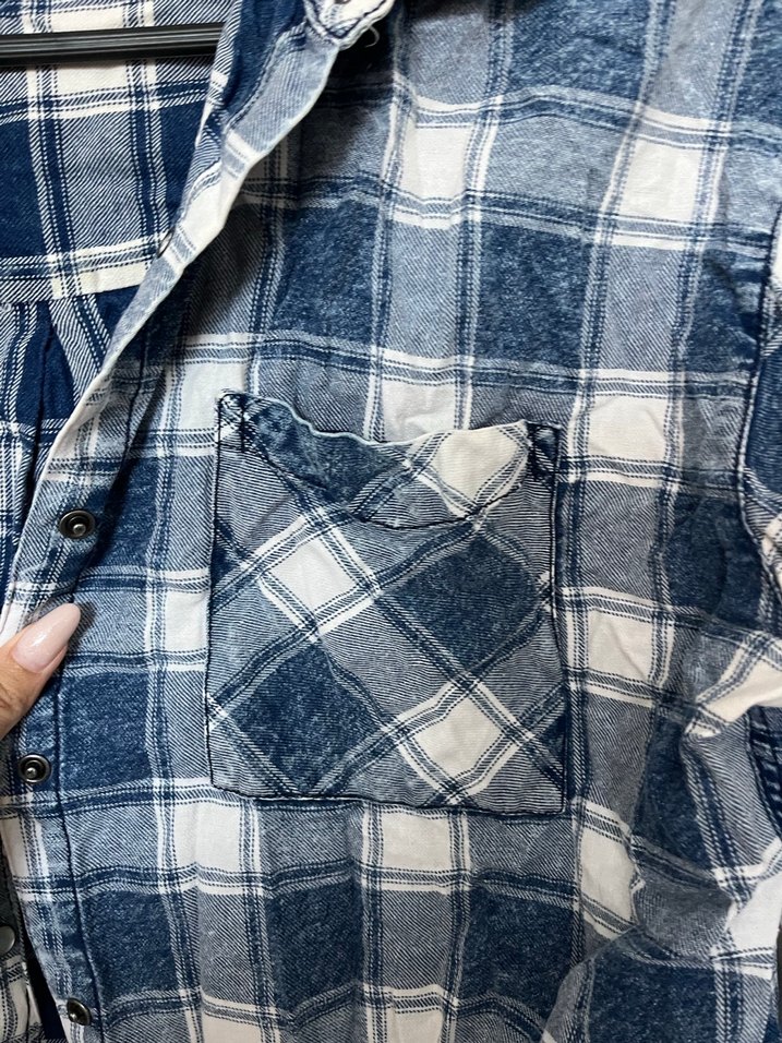 Düğmeli Uzun Kollu Mavi Kot Gömlek - Görsel 2