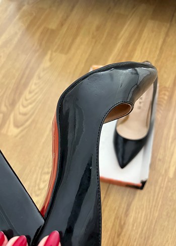 Diğer Kadın Siyah Parlak Stiletto Topuklu Ayakkabı