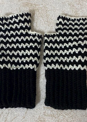 Siyah Beyaz Örgü Parmaksız Eldiven - Görsel 2