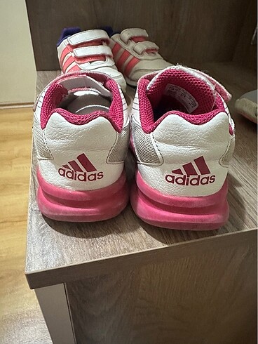24 Beden Adidas kız çocuk ayakkabı