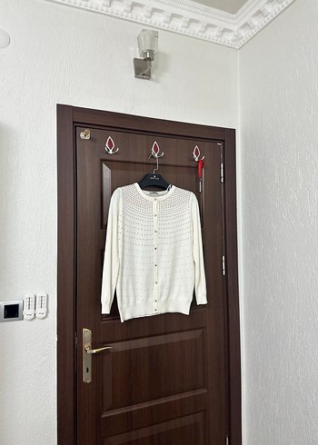 Nakışlı Beyaz Kadın Hırka - Görsel 3