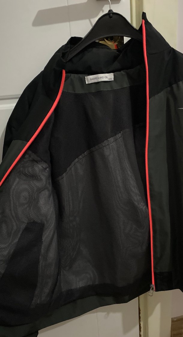 Kadın Siyah Spor Fermuarlı Yağmurluk - Görsel 4