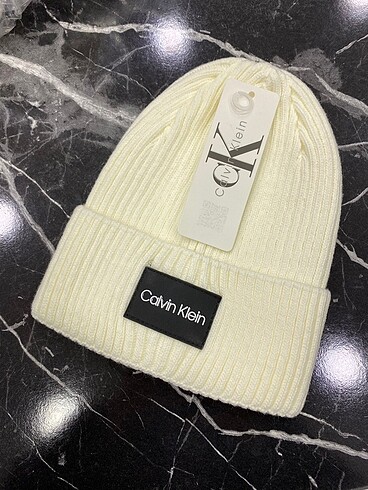 Calvin Klein bere