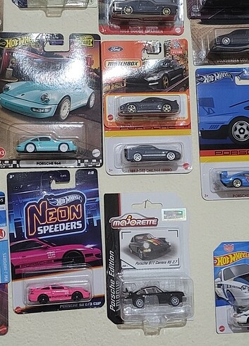 Beden Renk Hot Wheels Premium, Matchbox, Majorette