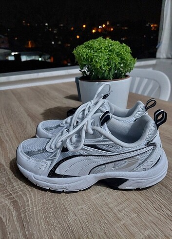 36 Beden beyaz Renk Puma yeni ayakkabı