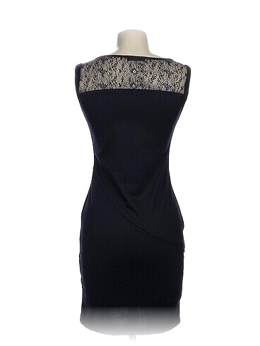 38 Beden PreLoved Kısa Elbise %70 İndirimli.