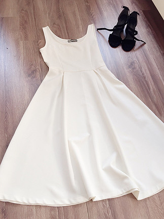 Yazlık Kalın Kumaş Beyaz Elbise