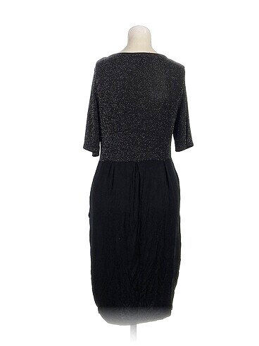 m Beden PreLoved Kısa Elbise %70 İndirimli.