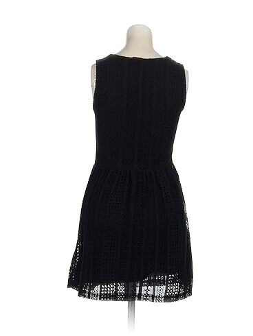 s Beden PreLoved Kısa Elbise %70 İndirimli.