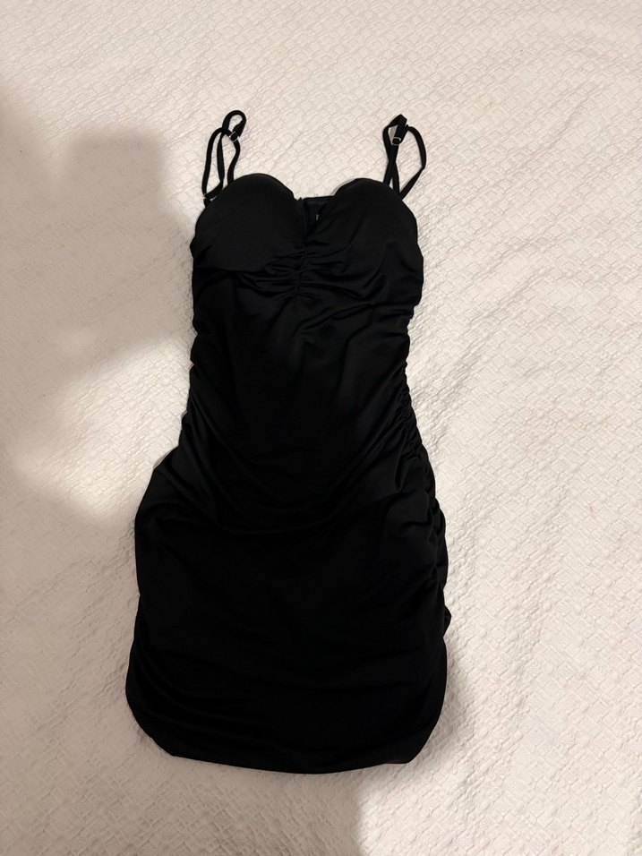 V Yaka Siyah Mini Fırfırlı Elbise - Görsel 2