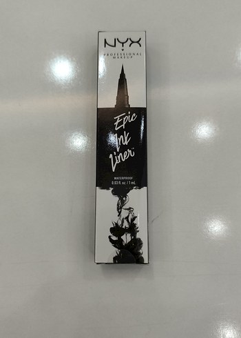 NYX Suya Dayanıklı Siyah Eyeliner