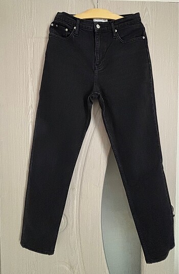Calvin Klein mom jean