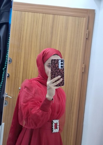 Uzun Kol, Yüksek Yakalı Kırmızı Tesettür Abiye - Görsel 5