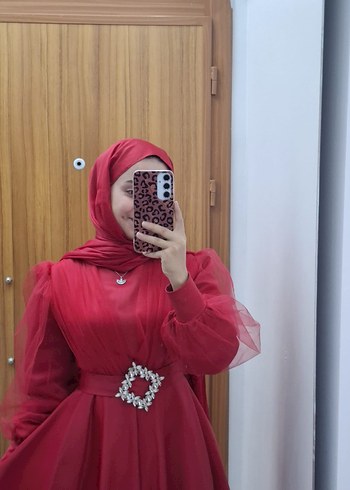 Uzun Kol, Yüksek Yakalı Kırmızı Tesettür Abiye - Görsel 8