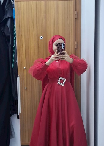 Uzun Kol, Yüksek Yakalı Kırmızı Tesettür Abiye - Görsel 10