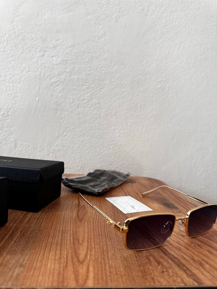 Dior Kadın Altın Renk Gözlük - Görsel 3