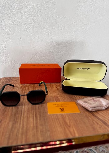 Louis Vuitton Siyah Kadın Gözlük - Görsel 3