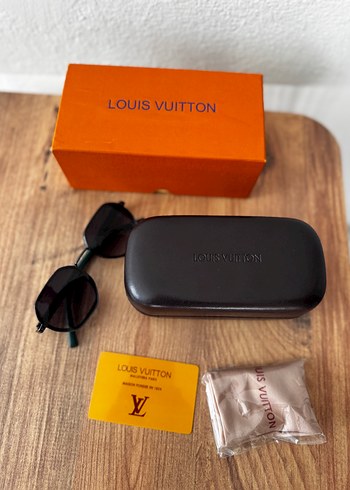 Louis Vuitton Siyah Kadın Gözlük - Görsel 2