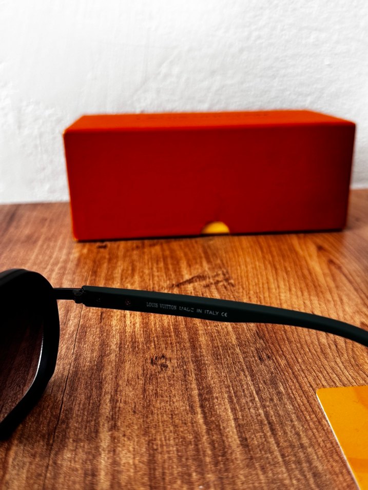Louis Vuitton Siyah Kadın Gözlük - Görsel 4
