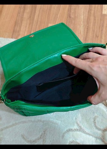 DeFacto Zincir Detaylı Parlak Yeşil Deri Kadın Çanta - Görsel 3