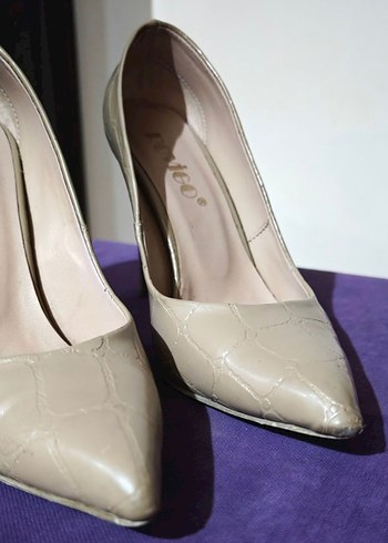 Rovigo Marka Bej Yılan Desenli Stiletto Topuklu Kadın Ayakkabı - Görsel 3