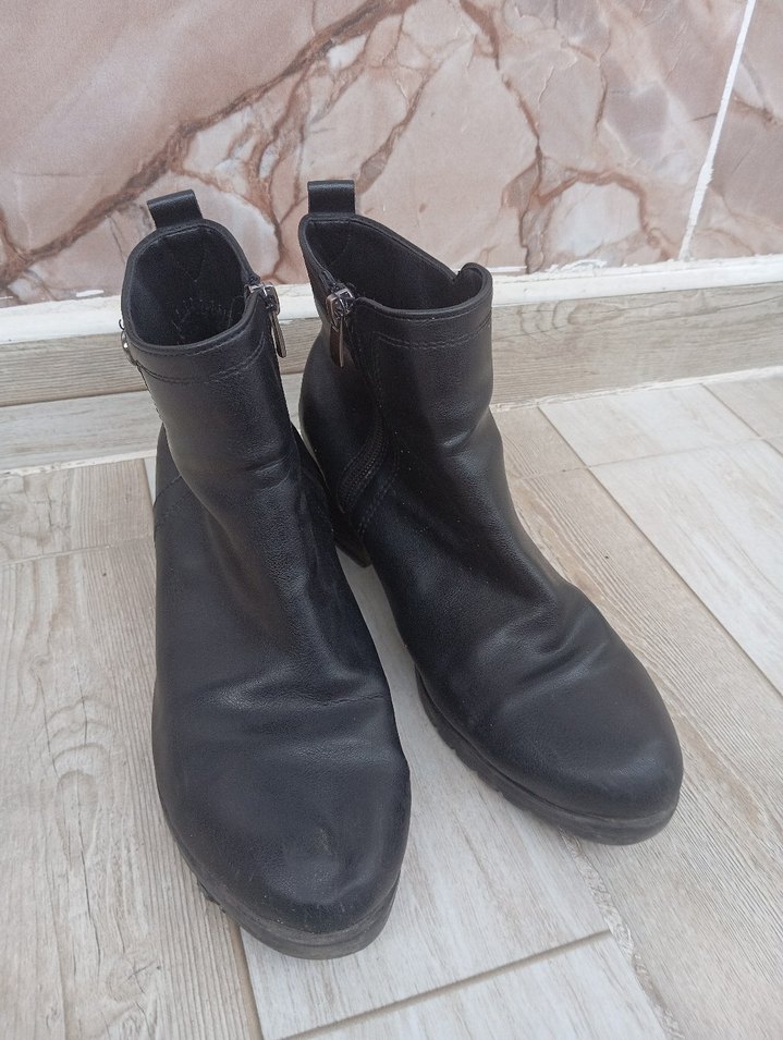 Siyah Deri Kadın Dolgu Topuklu Bot - Görsel 4