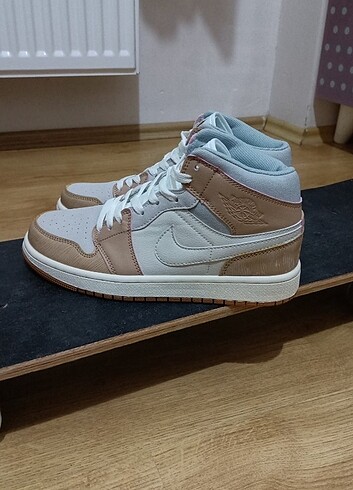 Nike Air Jordan 1 Milan 