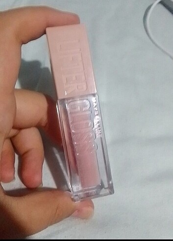 02 numara Maybelline lıfter gloss çok az rengine bakmak için kul