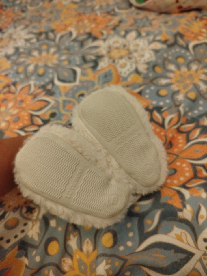 Beyaz Kürklü Nakışlı Kız Çocuk Ev Terliği - Görsel 3