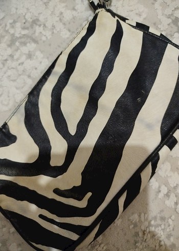  Beden Tokalı Zebra Desenli Kadın Omuz Çantası