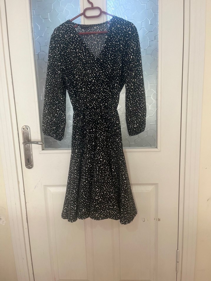 Siyah V Yaka Midi Elbise - Görsel 2