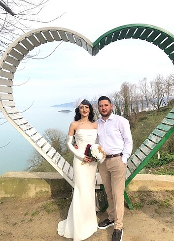 Beyaz nikah elbisesi