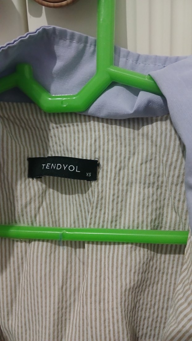 Lila Kapüşonlu Kadın Yağmurluk - Görsel 3