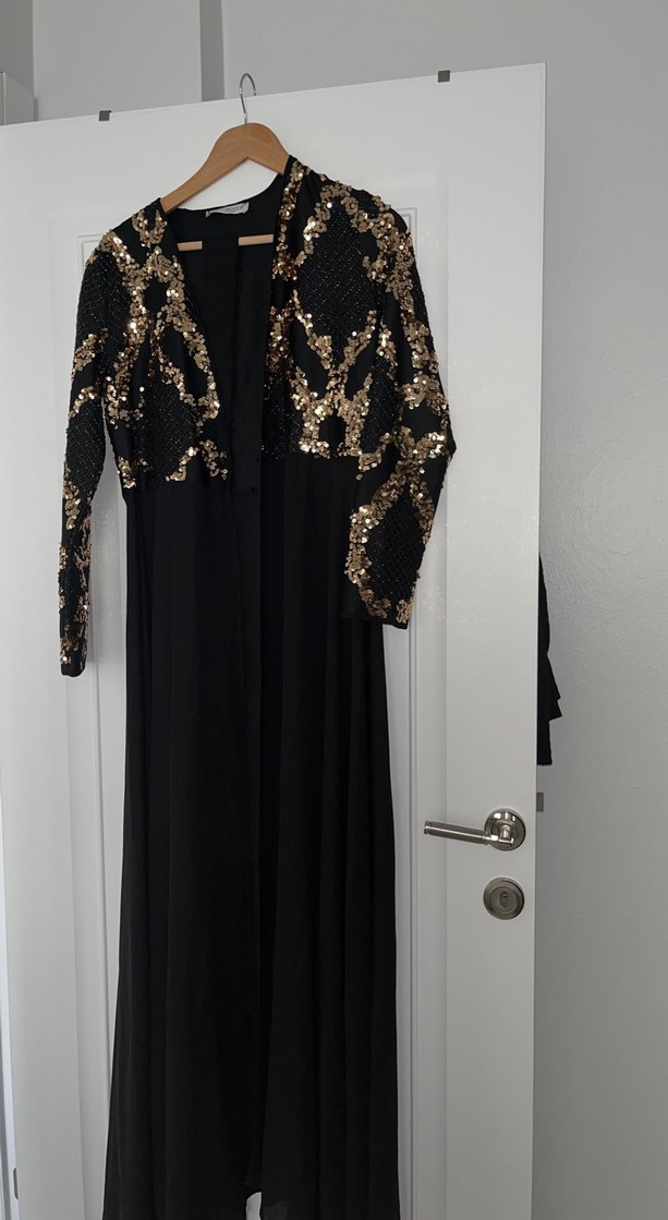 Zincir Detaylı İşlemeli Uzun Kollu Abiye Elbise - Görsel 2