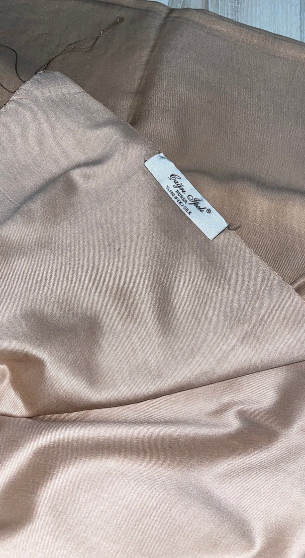 Düğmeli Bej İpek Kadın Şal - Görsel 2