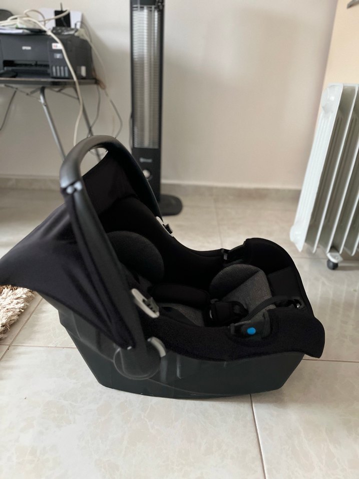 Siyah ve Gri Bebek Oto Koltuğu - Görsel 2