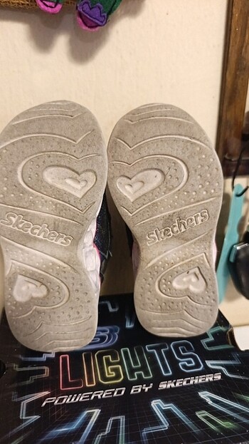 25 Beden siyah Renk Skechers S lights kız botu
