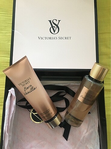 Victoria secret bare vanilla