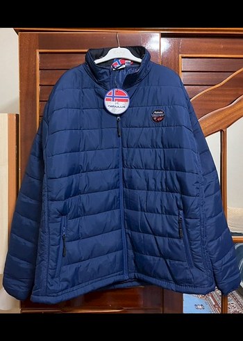 XXL beden (2XL) sıfır orjinal mont.Norvecten geldi.
